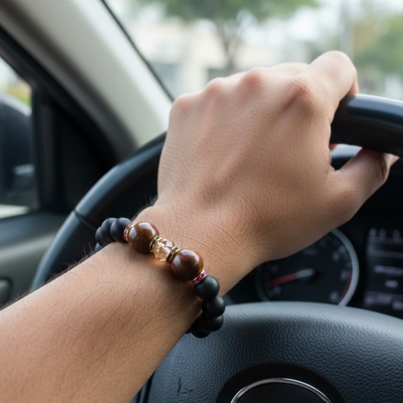 Jewelry - Black & Brown Beaded Bracelet (Handcrafted)